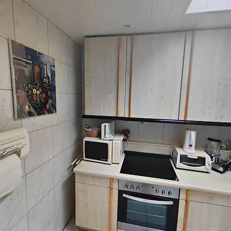 Komplette Wohnung, Ruhig Gelegen