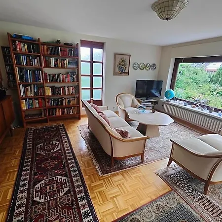 Komplette Wohnung, Ruhig Gelegen